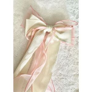 Cream and Pink Princess core bow hair clip